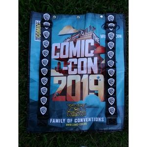 SDCC 2019 Doom Patrol, DC Universe Swag Bag